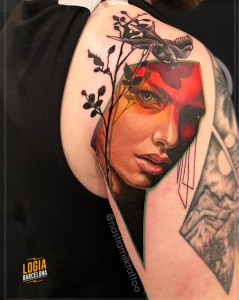 tatuaje_espalda_retrato_pajaro_Nastia_Milk_Logia_Barcelona